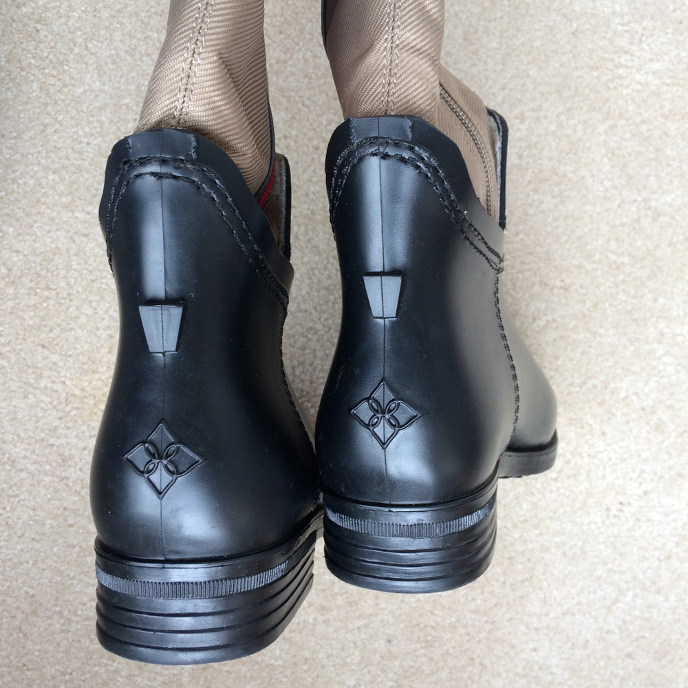 ⭐️HP⭐ Dav Coventry NWOT Tan Black Red Rain Boots 7 - Picture 8 of 8